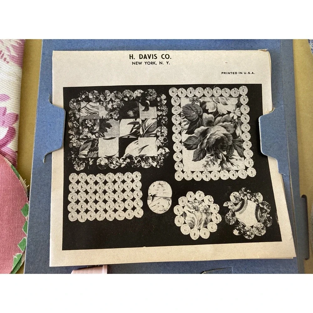 Vintage craft Davis Novelty Sewing Kit fabric suffolk puff circle NIB NOS 1940's